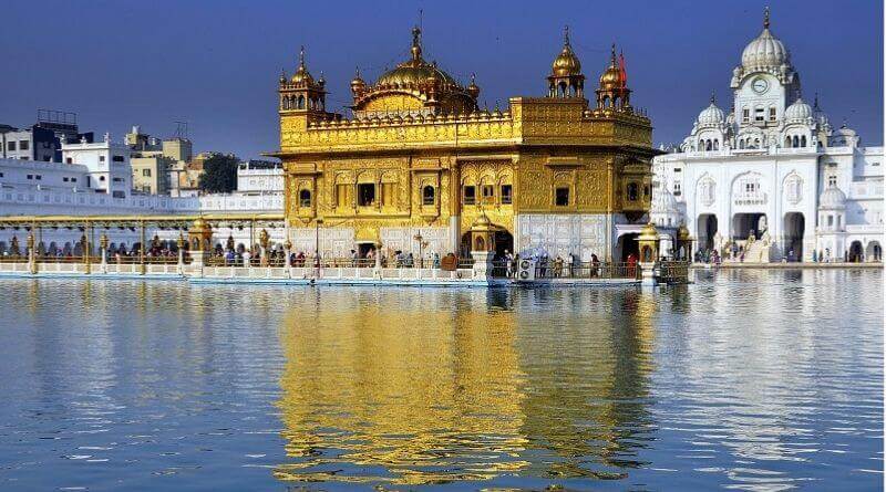 Amritsar Tourism में स्वर्ण मंदिर