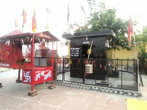 शारदा घाट पर बने मन्दिर टनकपुर