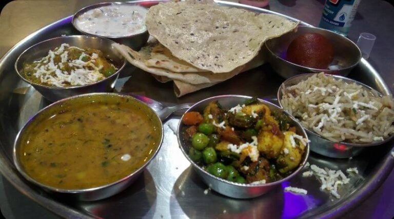 Best Food in Jhansi – झांसी आये तो खाने पीने की इन ठियो पर जरूर जाये