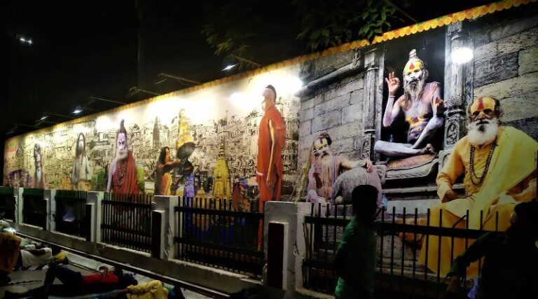 Banaras Me Ghumne ki Jagah – कैसे पहुंचे कहाँ रुके शापिंग की जानकारी